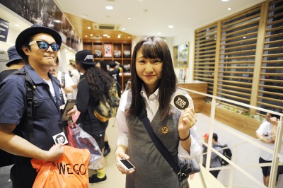 chrome-pop-up-store15