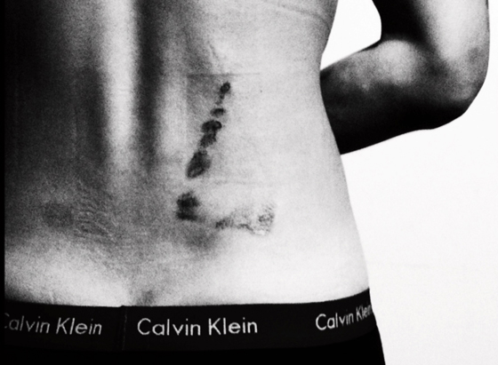 スクエアレールの角部分がくっきり残るそのポイントから身体中に炎が駆け巡った。