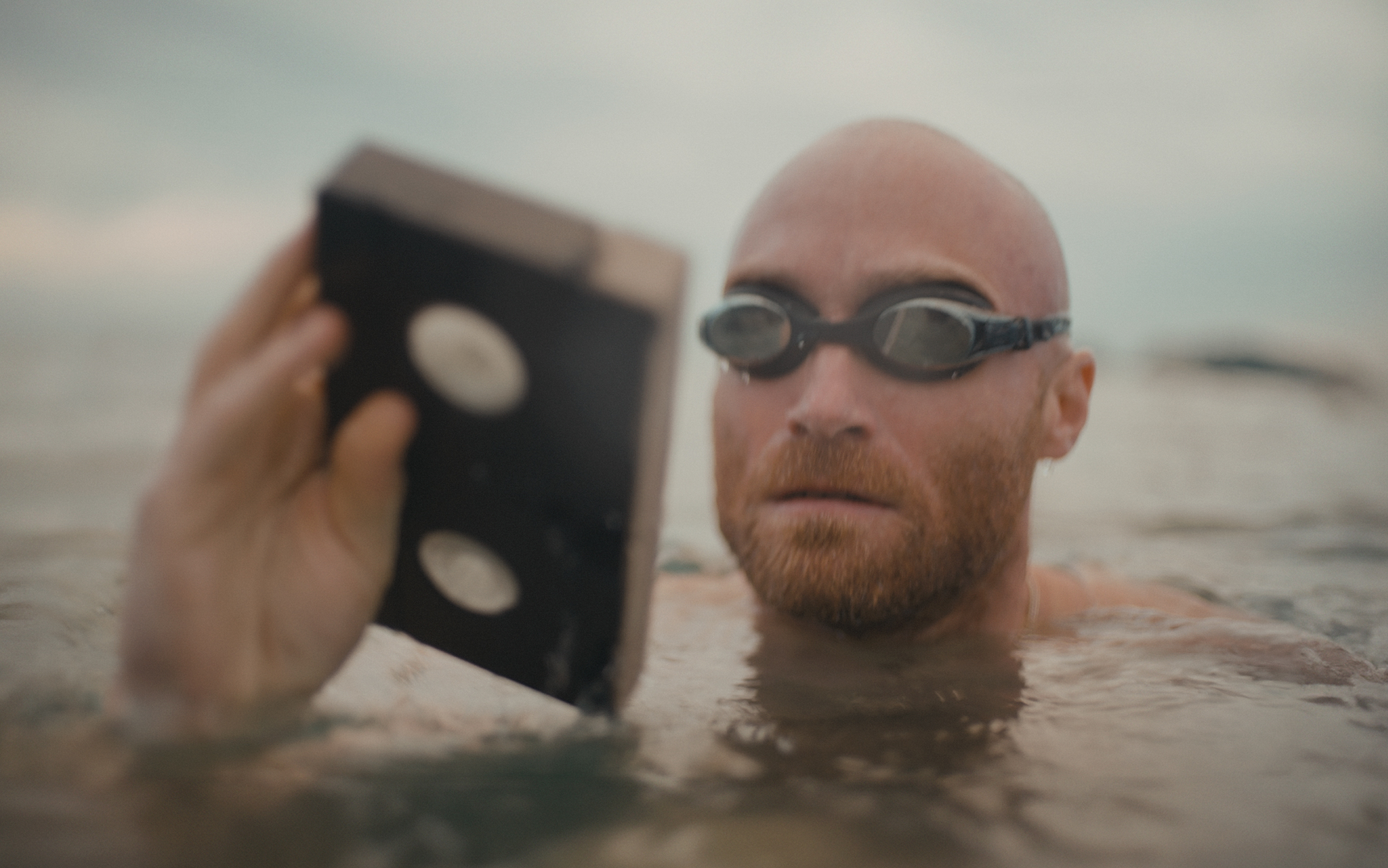 WEEKEND - LAURENCE KEEFE