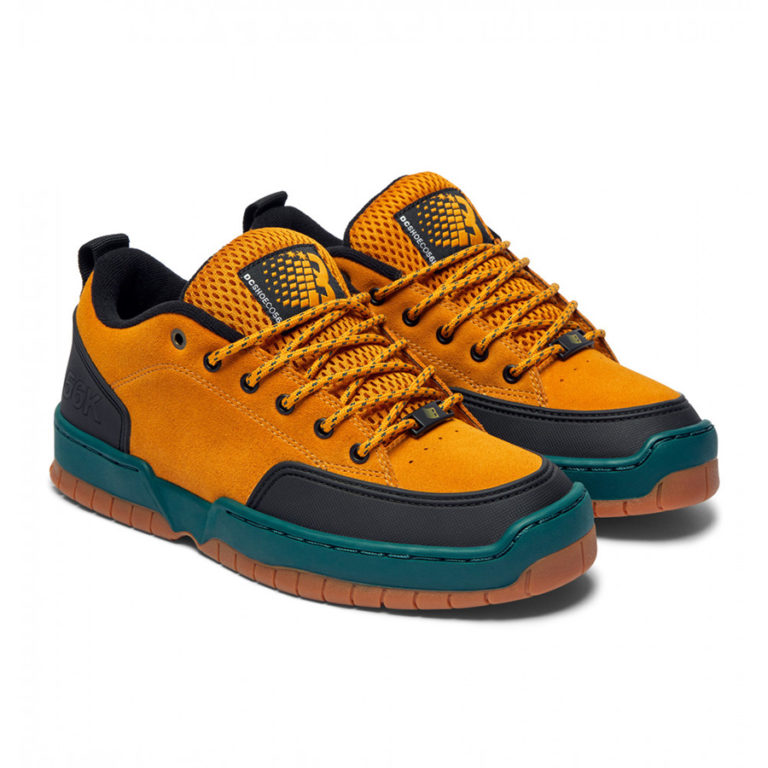 [PRODUCTS] DC × BRONZE 56K THE CLOCKER 2 VHSMAG